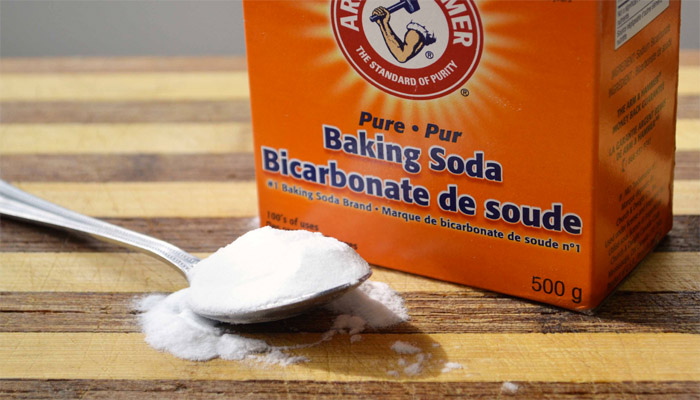 cach-lam-sach-ghe-sofa-vai-bang-baking-soda